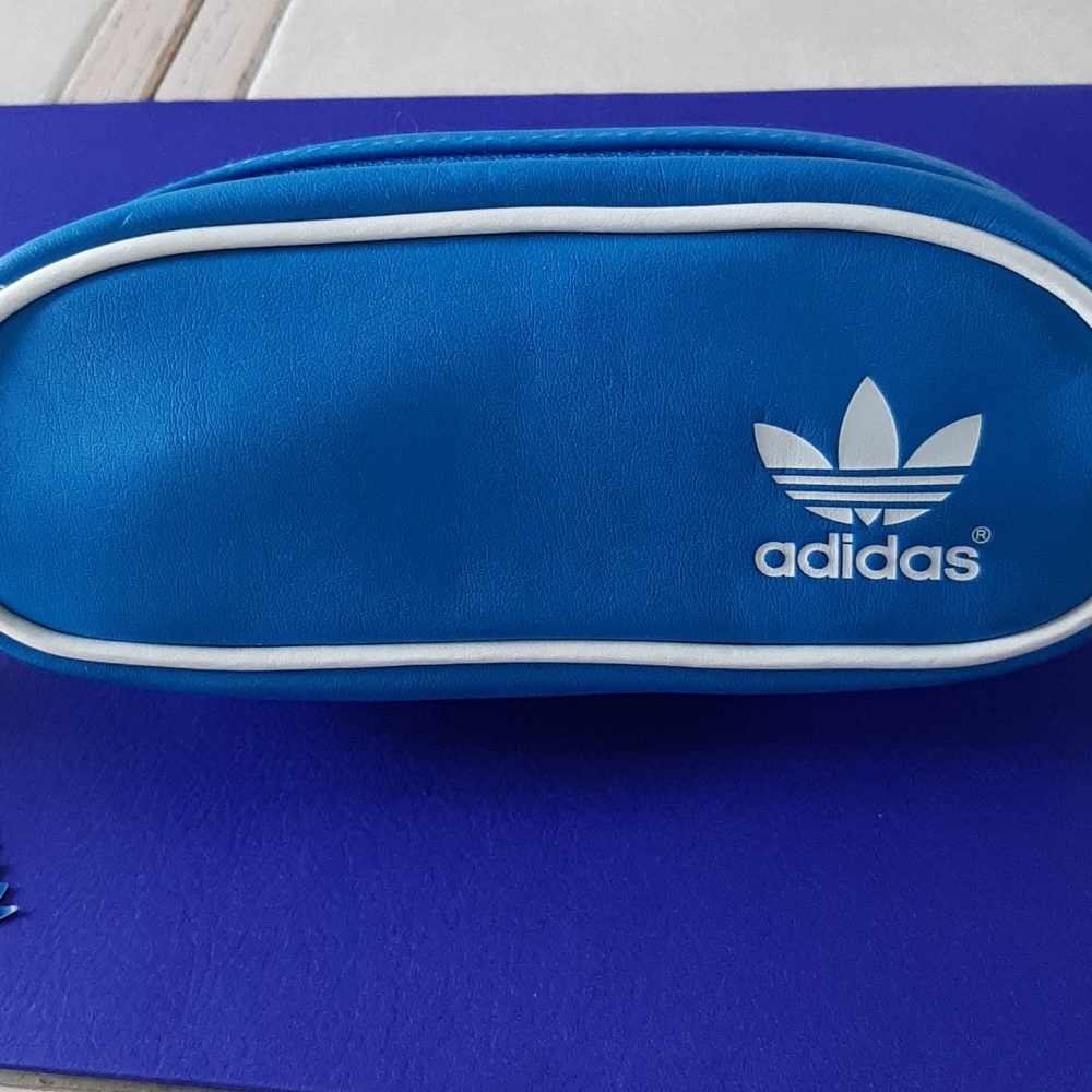 adidas Bright Blue Eyewear Pouch with White Trim And Black Sunglasses - Picture 5 of 7